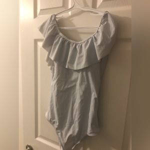 Cupshe Stripped Off-Shoulder One-Piece Swimsuit in Blue, Size Women’s Sm…